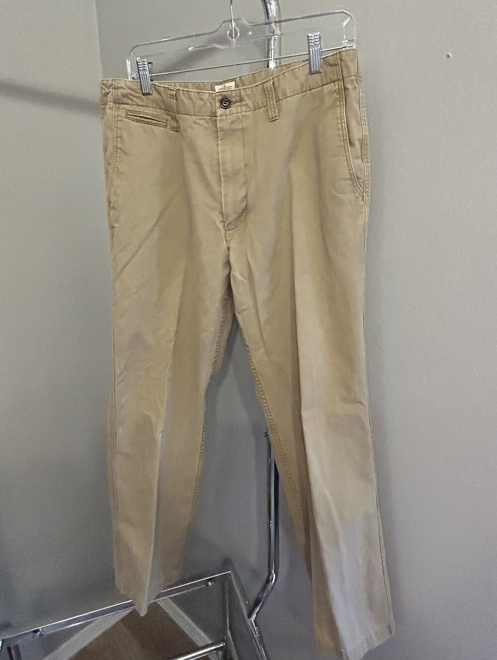 Dockers 33x32 Khaki Pants